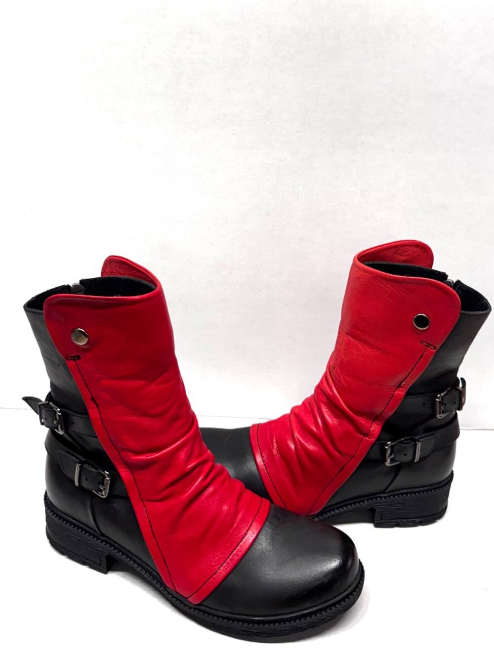 MIZ MOOZ SOFT LEATHER BOOTS SIDE ZIPPER RED / BLACK 37EU / 7US NEW # B - 56